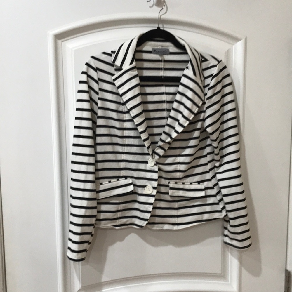 Mod modele! Black and white stripes two button blazer size L.